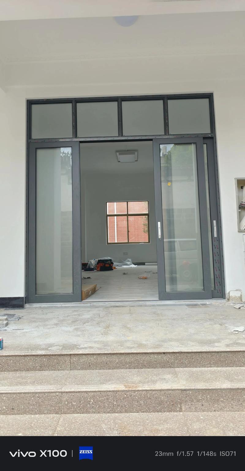 门窗定制：在建筑美学与实用性之间寻找平衡的艺术